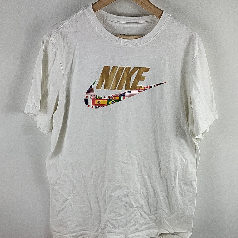 Nike Tee Size Large